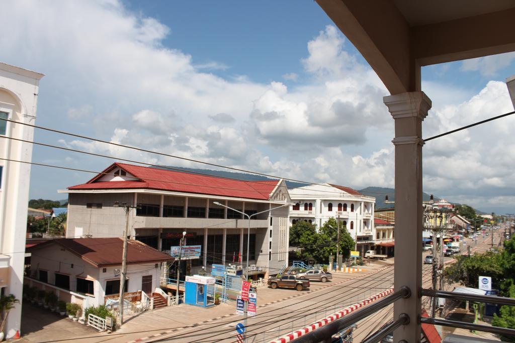 Alisa Guesthouse Pakse Bagian luar foto