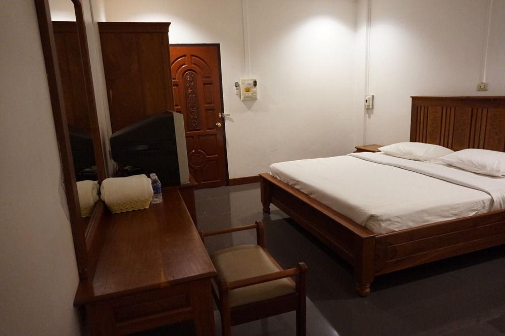 Alisa Guesthouse Pakse Bagian luar foto