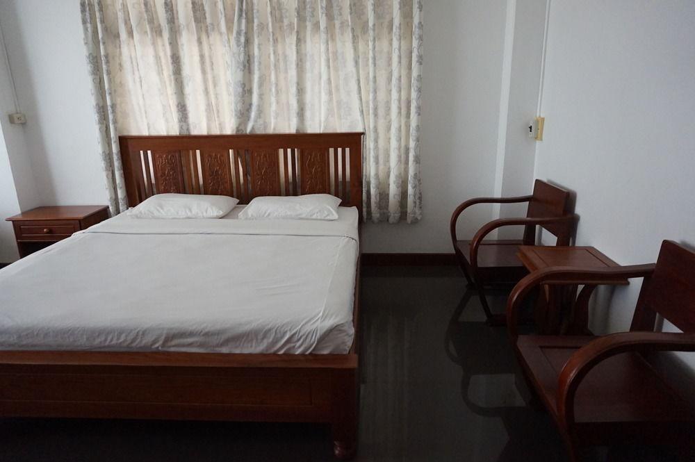 Alisa Guesthouse Pakse Bagian luar foto