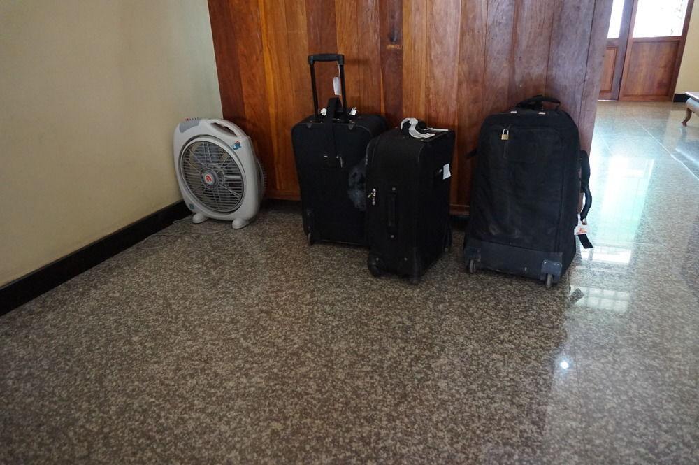 Alisa Guesthouse Pakse Bagian luar foto