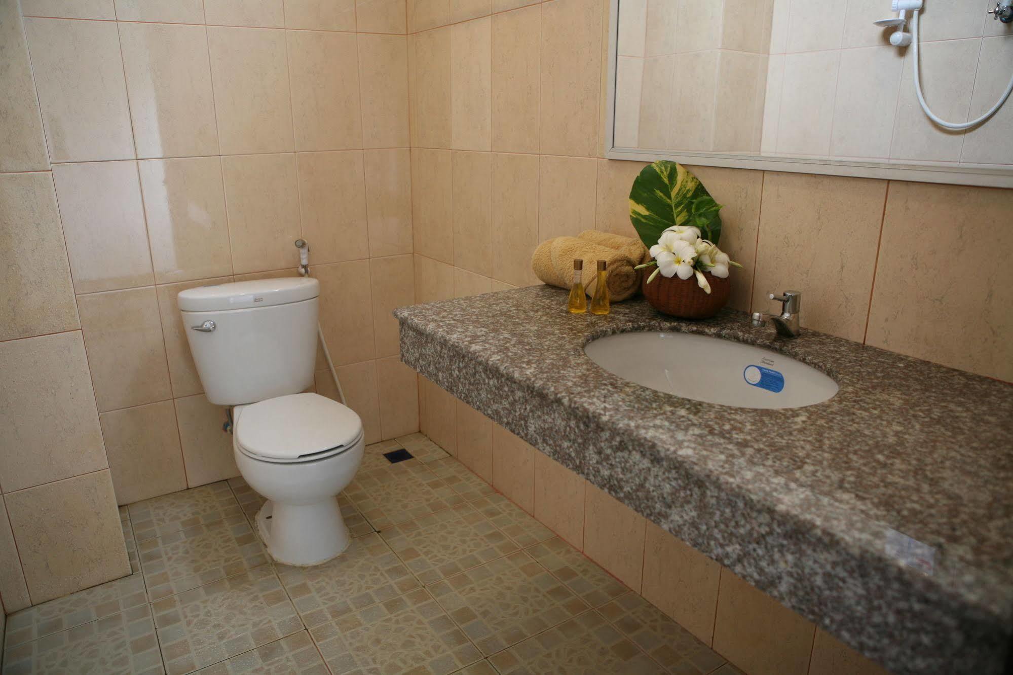 Alisa Guesthouse Pakse Bagian luar foto