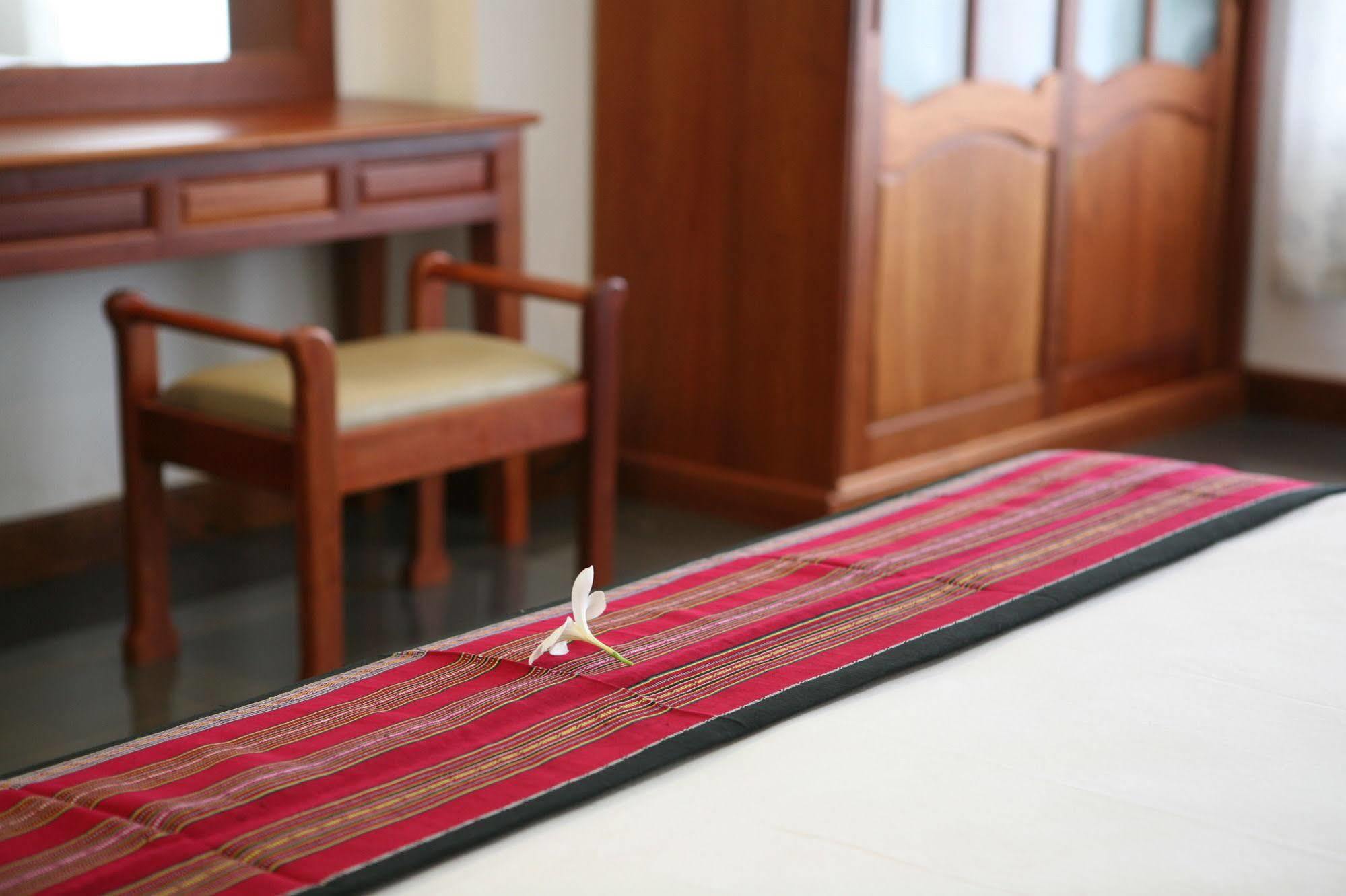 Alisa Guesthouse Pakse Bagian luar foto