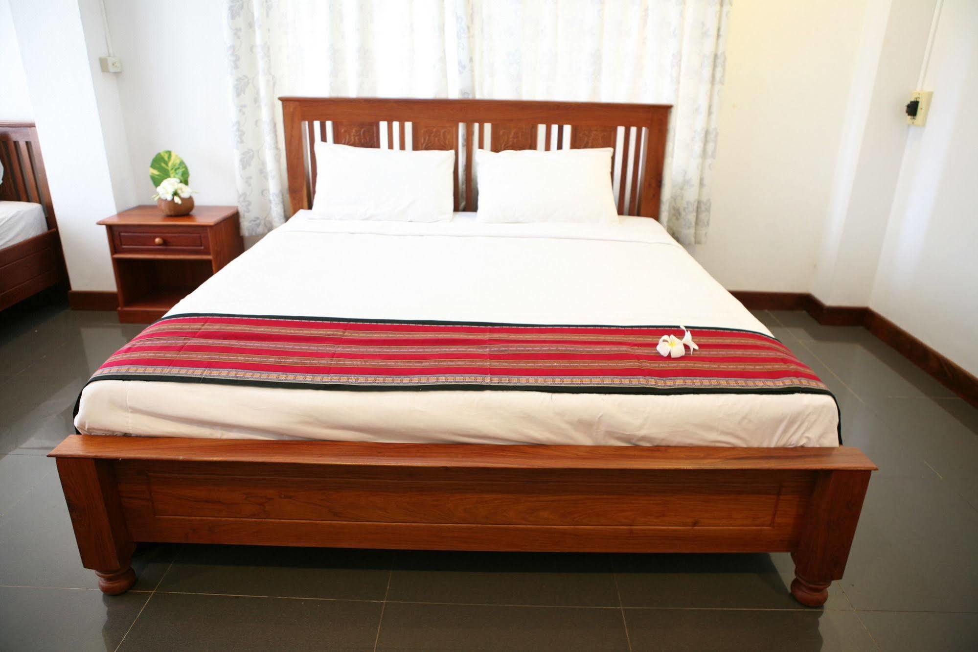 Alisa Guesthouse Pakse Bagian luar foto