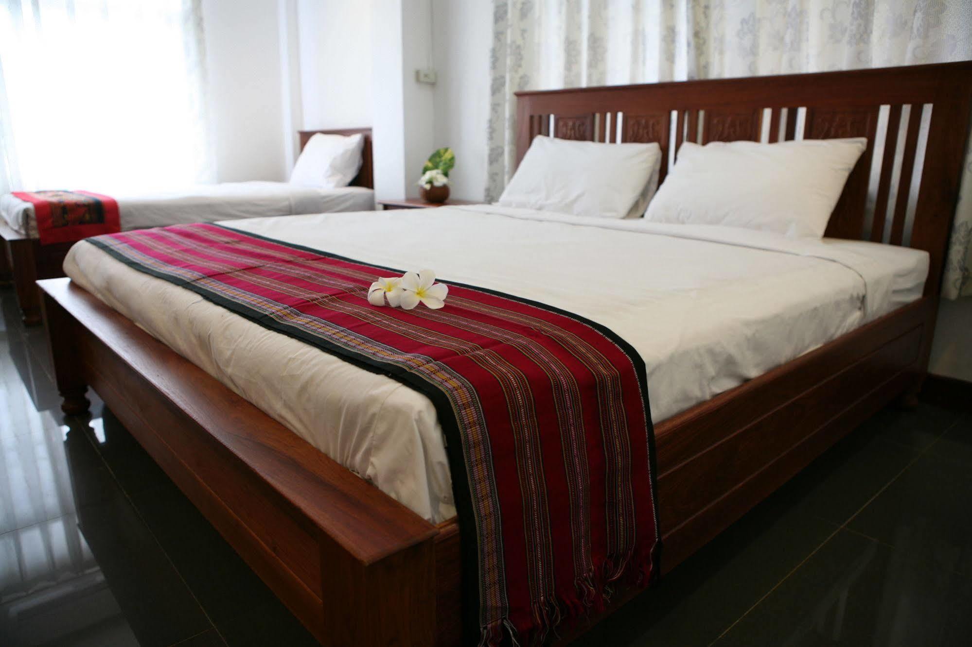 Alisa Guesthouse Pakse Bagian luar foto