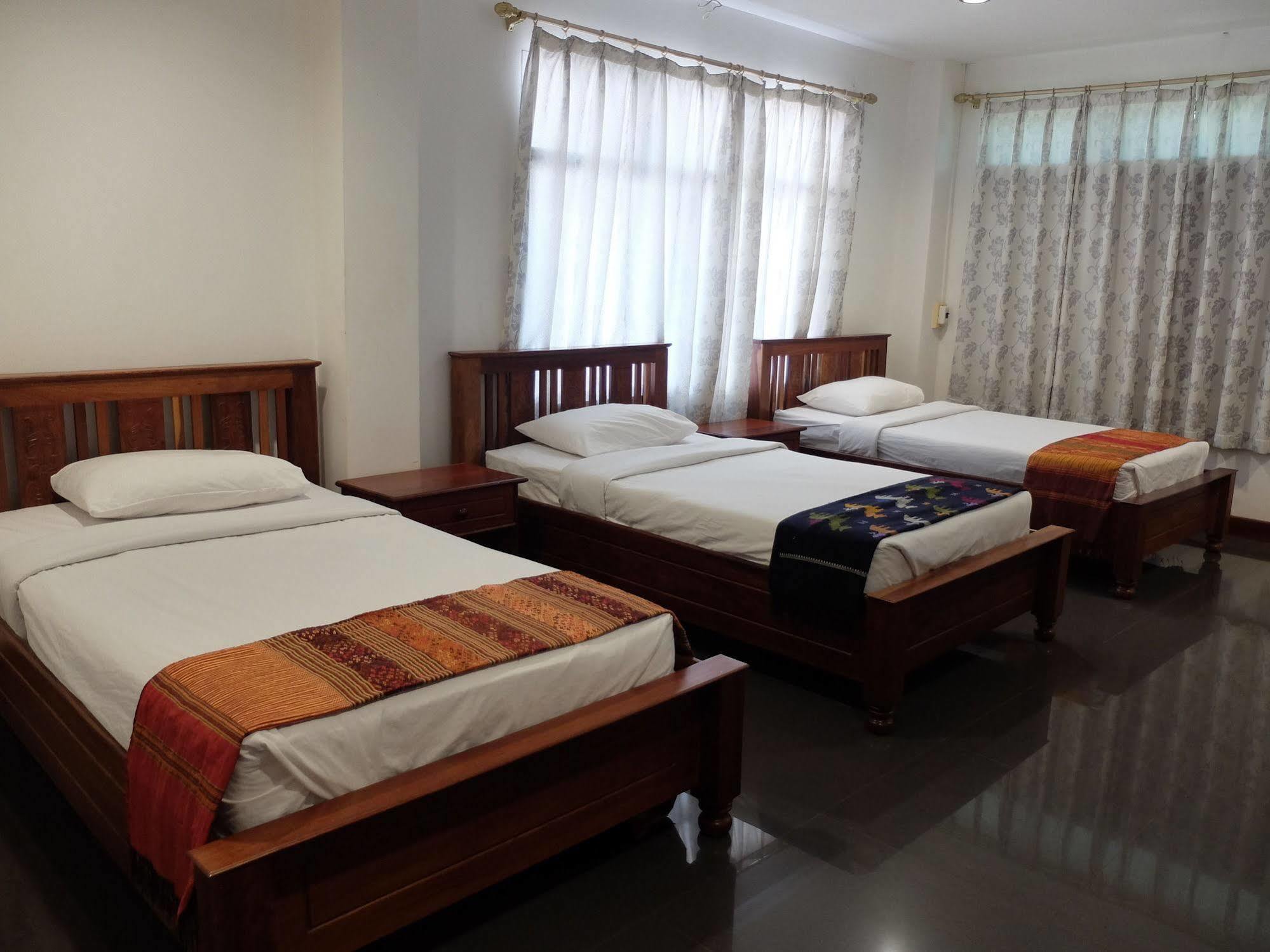 Alisa Guesthouse Pakse Bagian luar foto