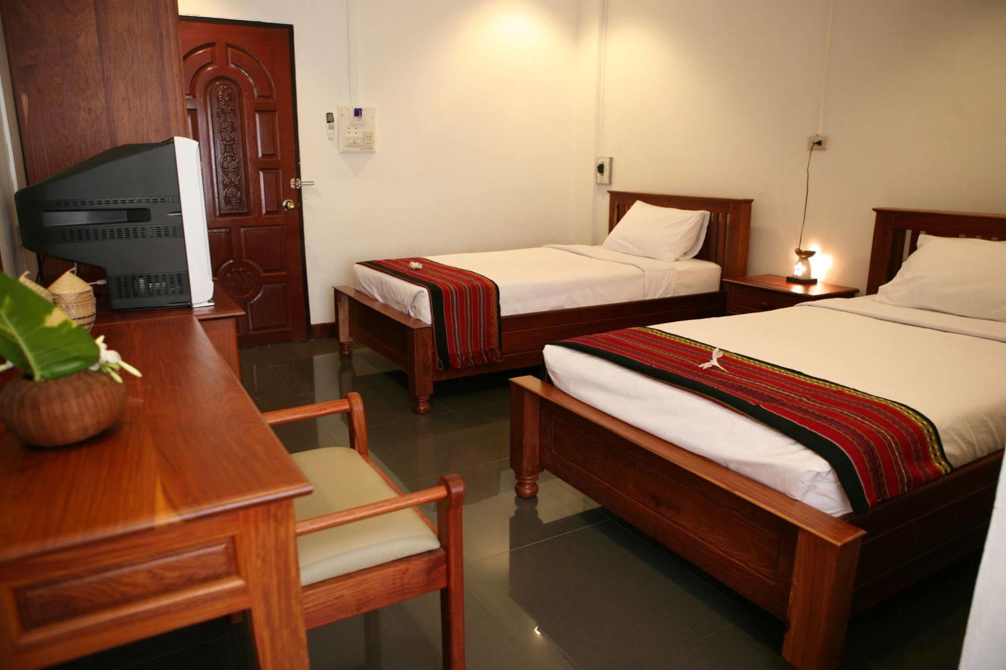 Alisa Guesthouse Pakse Bagian luar foto
