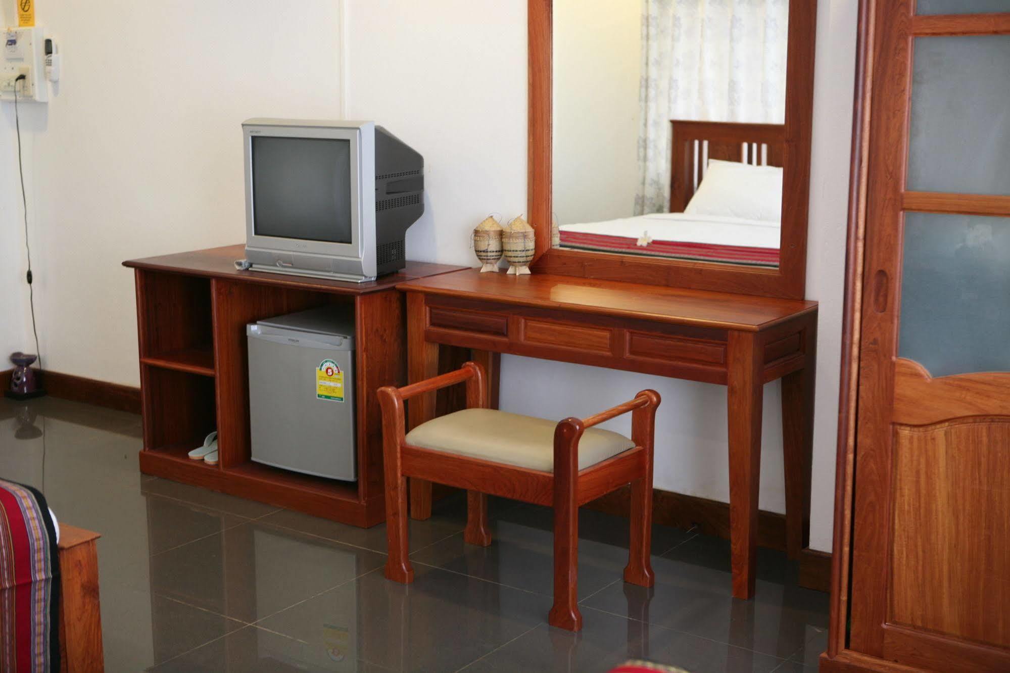 Alisa Guesthouse Pakse Bagian luar foto
