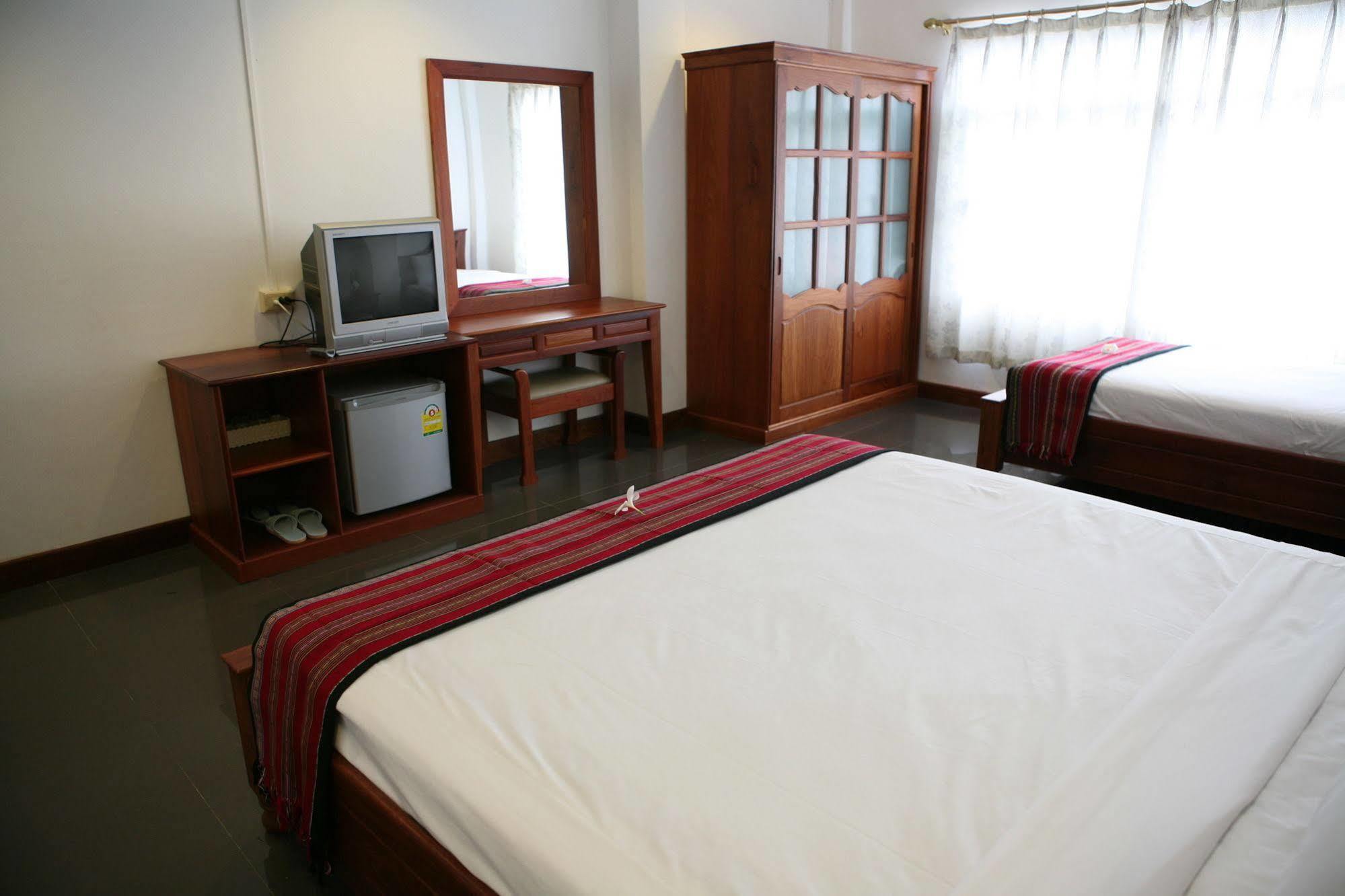 Alisa Guesthouse Pakse Bagian luar foto
