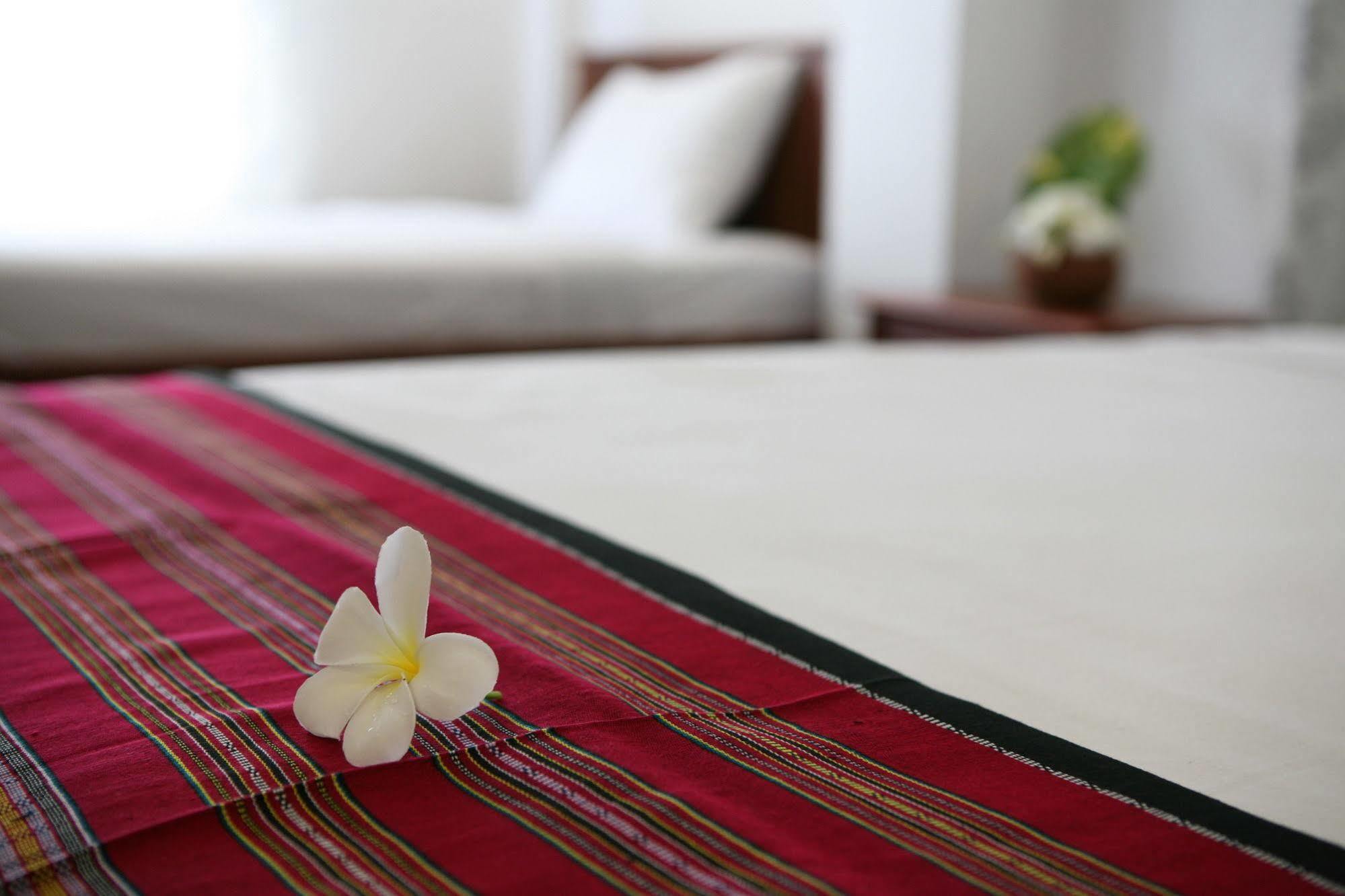 Alisa Guesthouse Pakse Bagian luar foto